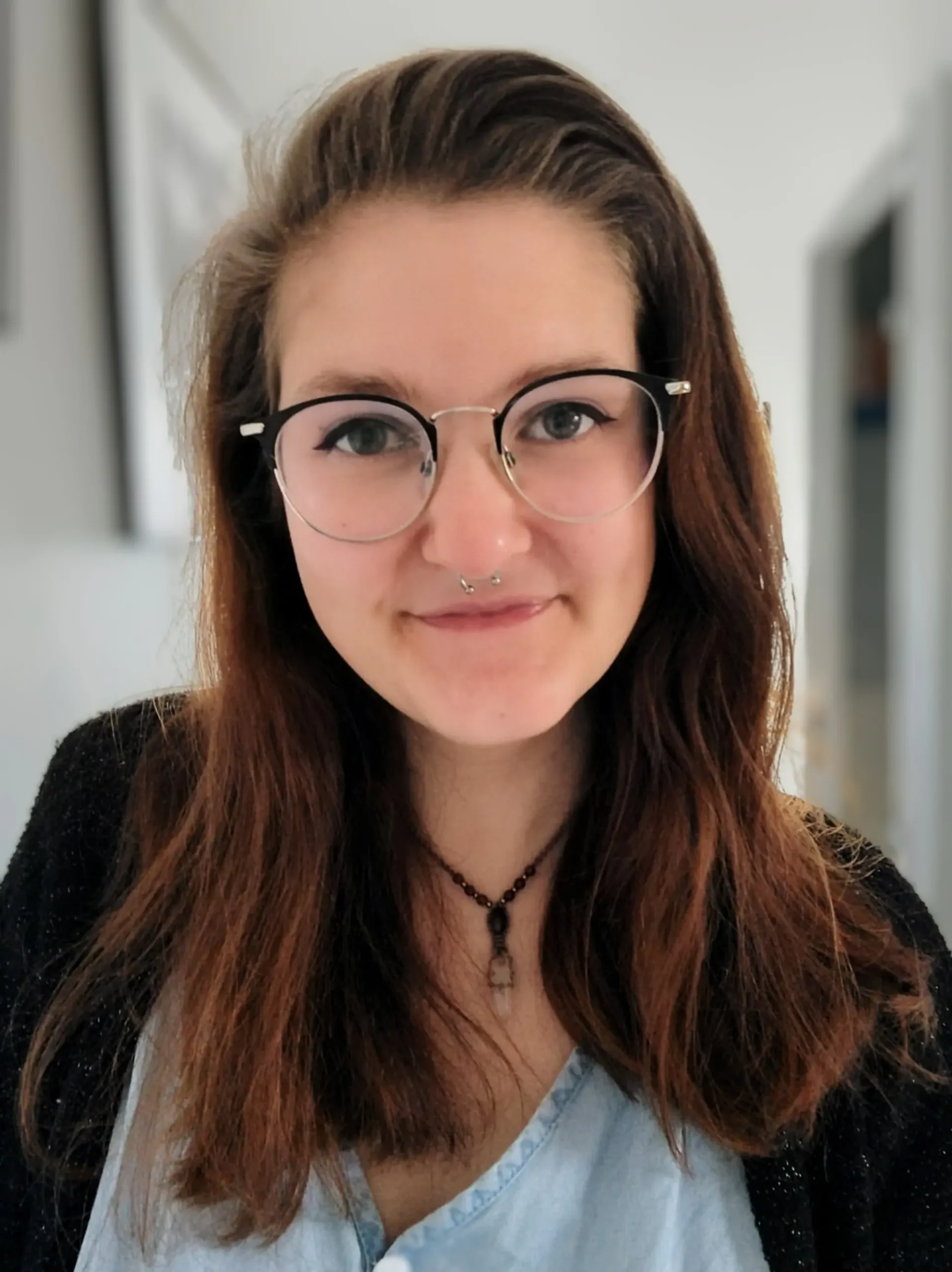 Amélie, accompagnante périnatale chez Mam’enpartage, souriante et bienveillante